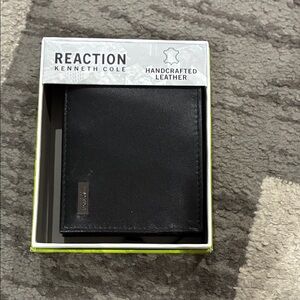 Kenneth Cole Reaction Black Leather Card Holder